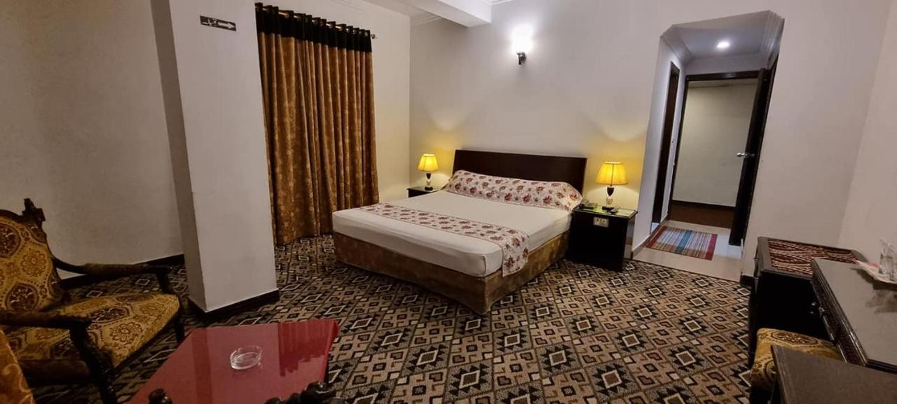 Grace Crown Hotel イスラマバード エクステリア 写真