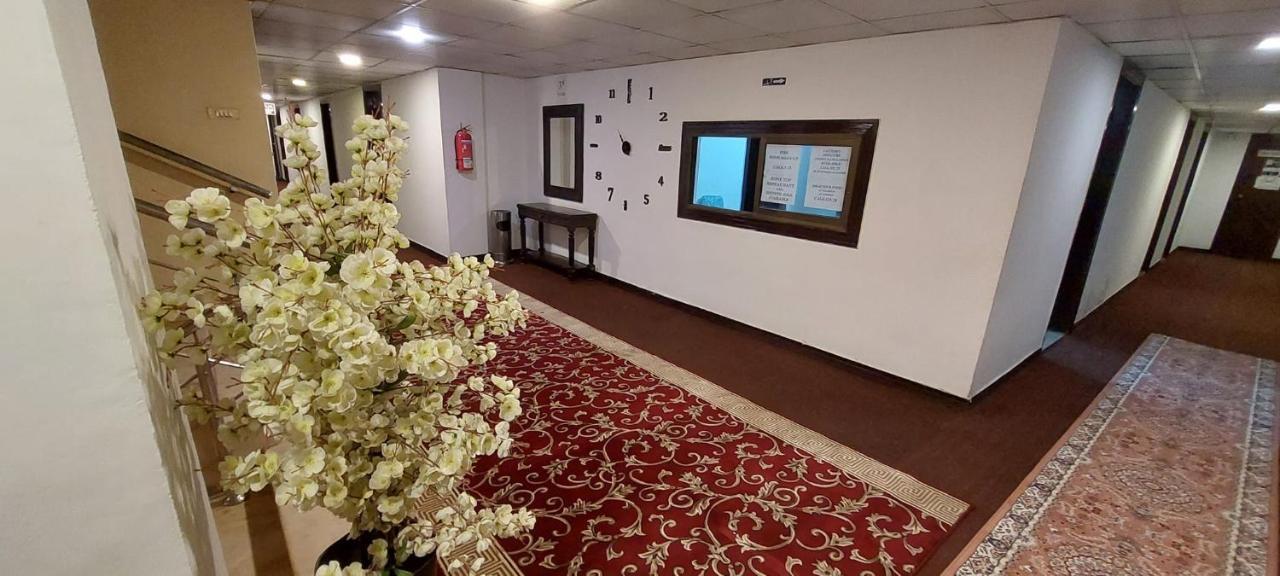Grace Crown Hotel イスラマバード エクステリア 写真