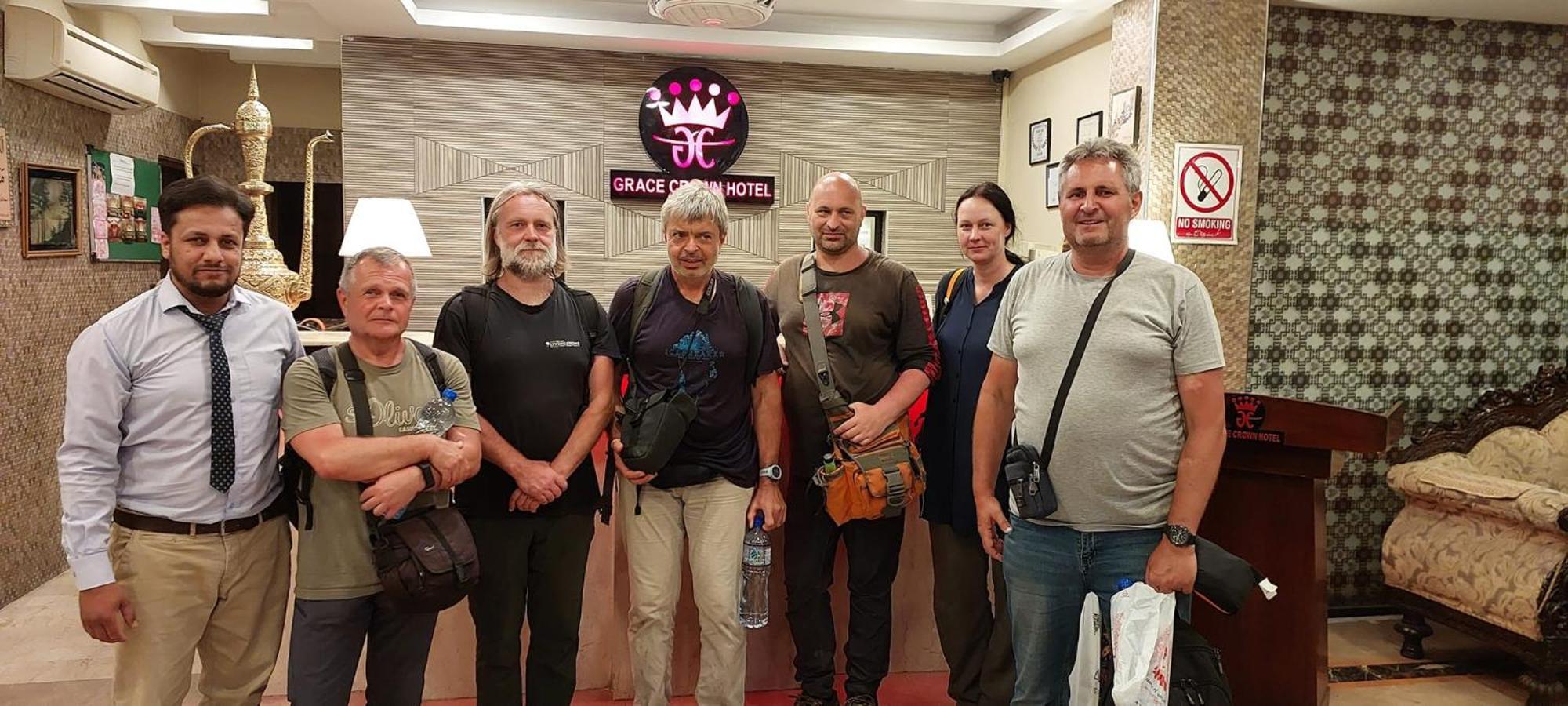 Grace Crown Hotel イスラマバード エクステリア 写真